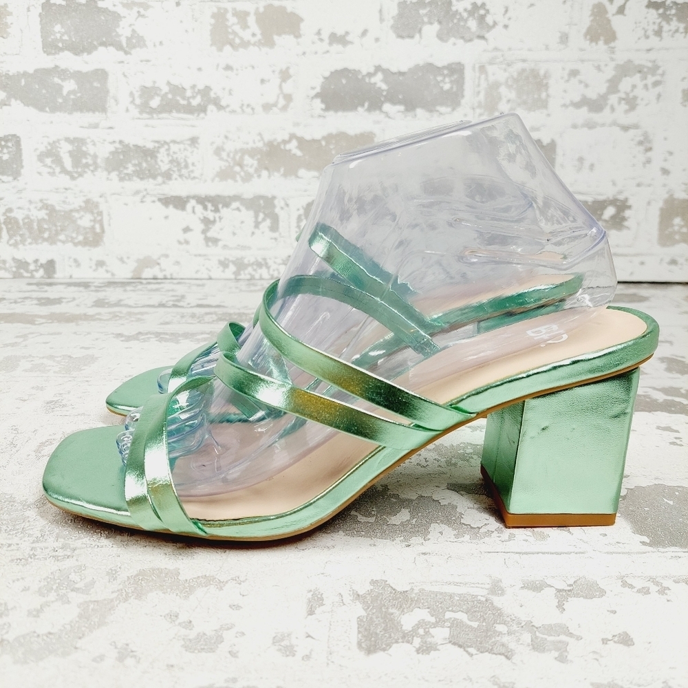 NEW BP. Bertie Metallic Green Strappy Summer Casual Sandals I144